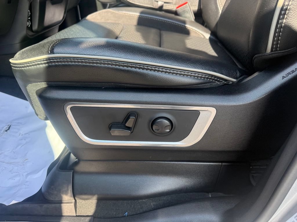 Used 2022 RAM 1500 Laramie AWD/4WD image 15