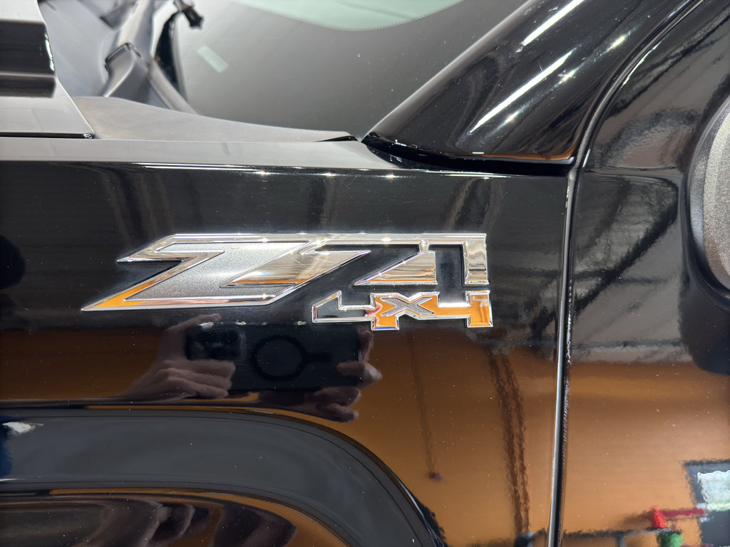 Used 2017 GMC Sierra 1500 SLT w/ SLT Premium Package image 10