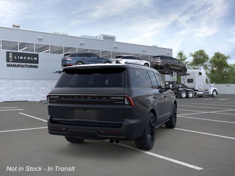 New 2026 Lincoln Navigator Reserve AWD/4WD image 8
