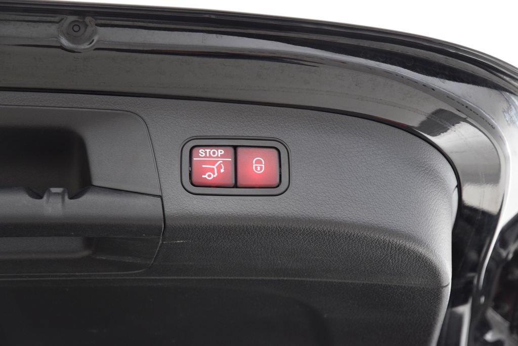 Certified 2021 Mercedes-Benz GLA 250 4MATIC image 30