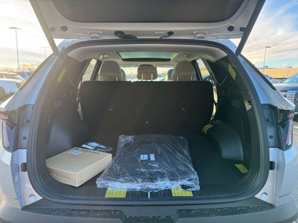 New 2026 Hyundai Tucson Limited w/ Tow & Go Package image 8