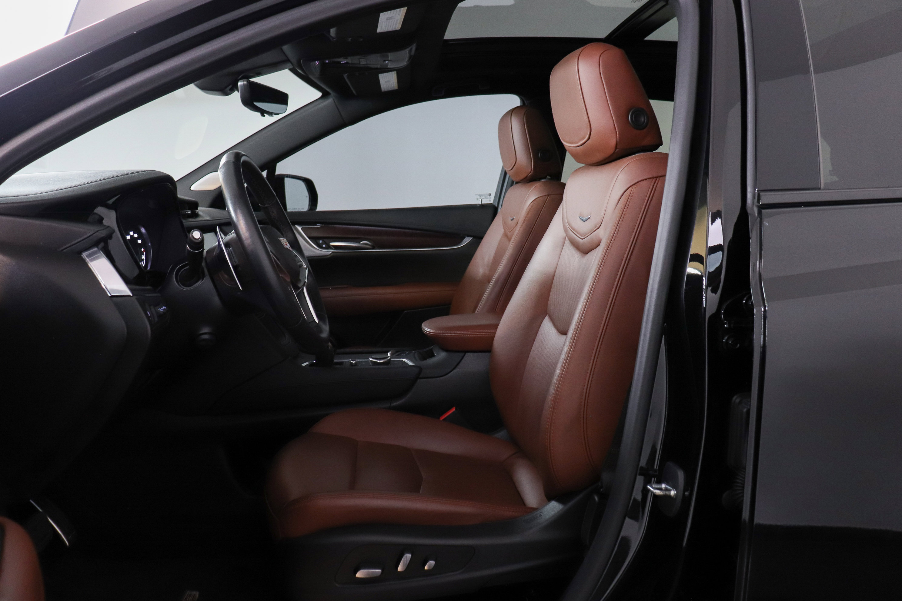 Used 2023 Cadillac XT5 Sportv w/ Technology Package image 13