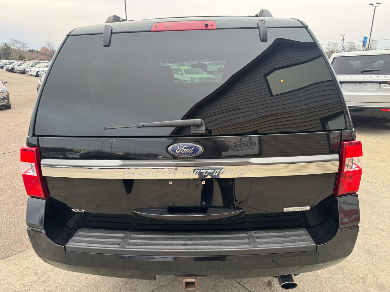 Used 2017 Ford Expedition XLT image 6