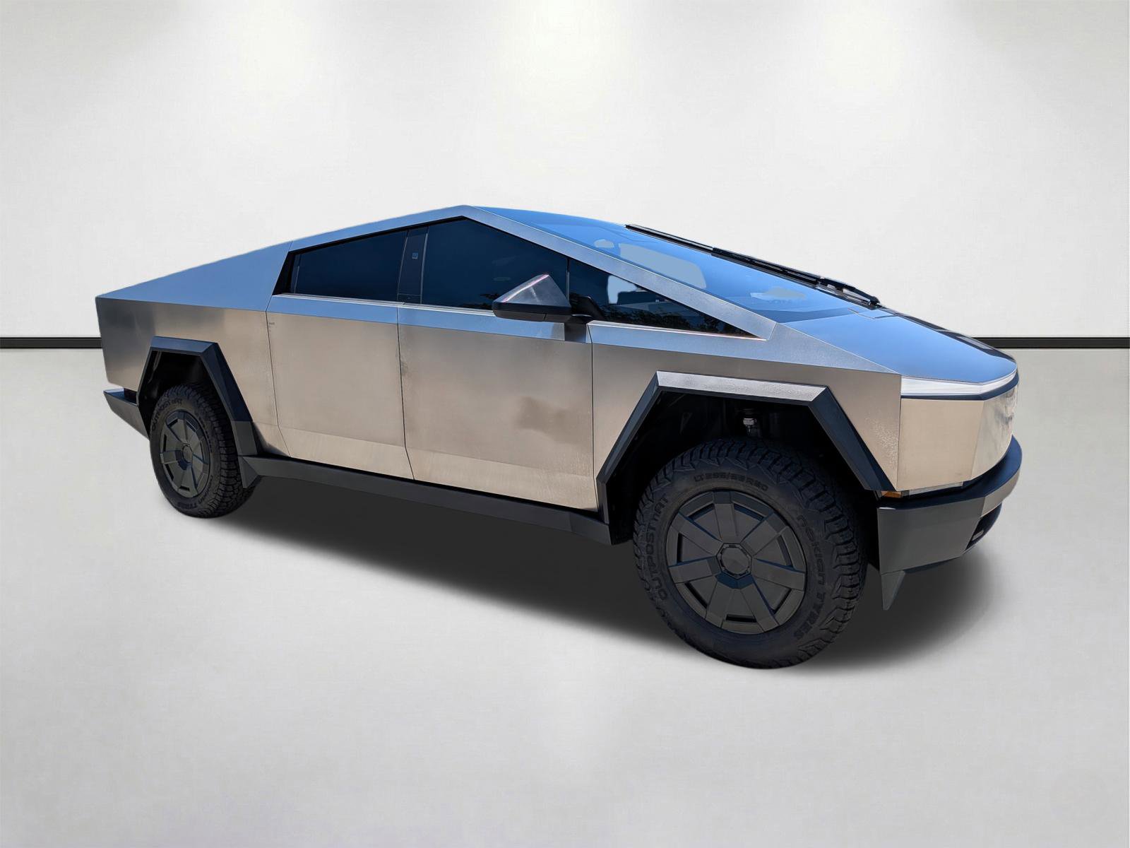 Used 2025 Tesla Cybertruck AWD Crew Cab image 2