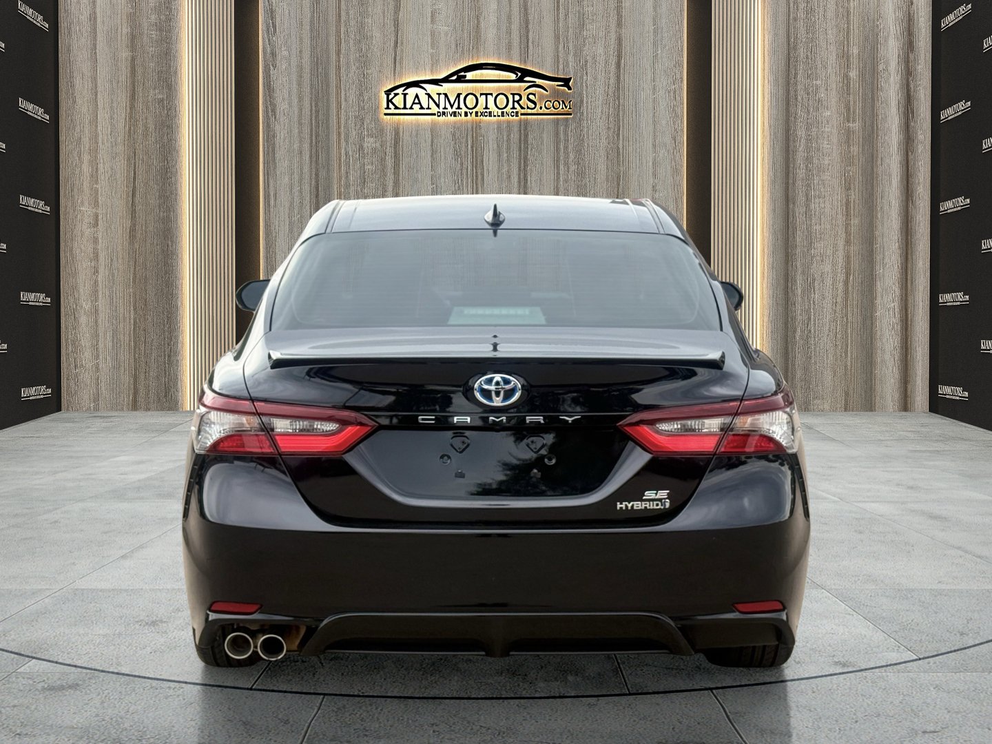 Used 2022 Toyota Camry SE w/ Audio Upgrade Package FWD image 4