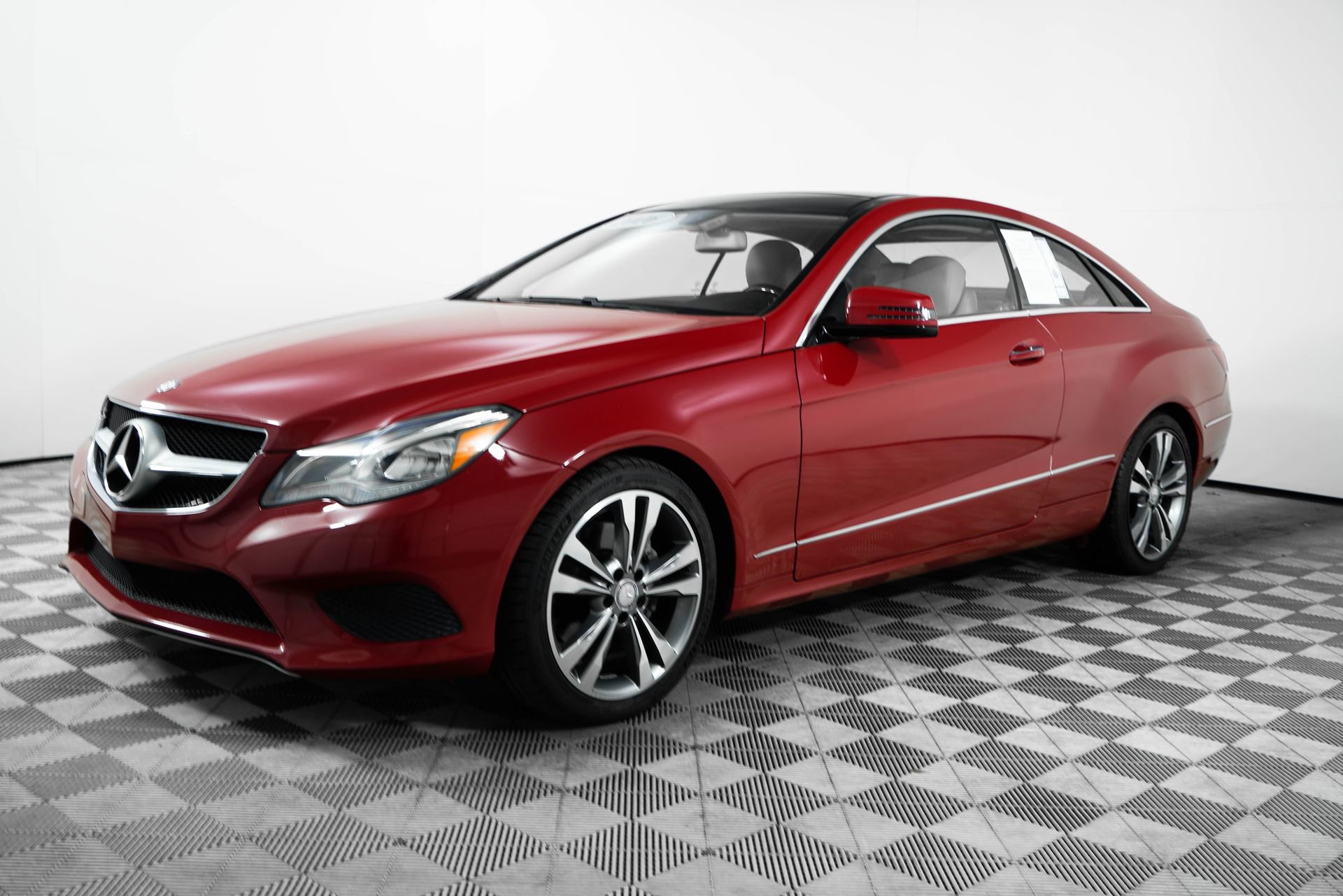 Used 2016 Mercedes-Benz E 400 Coupe image 3