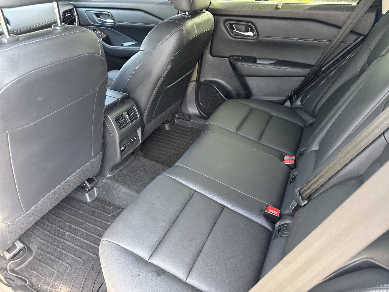 Used 2025 Nissan Rogue SL w/ SL Premium Package FWD image 24
