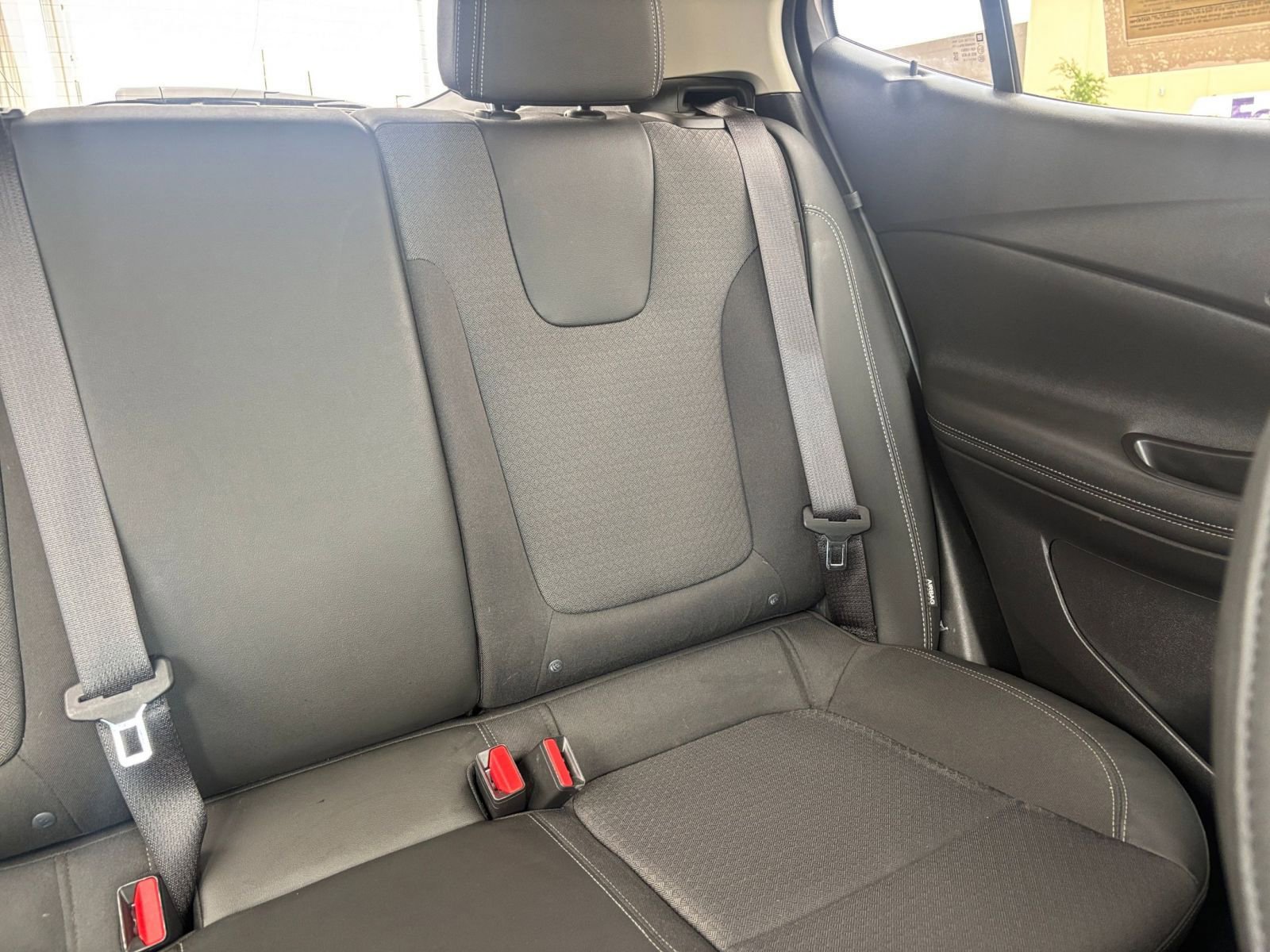 Used 2025 Buick Encore GX Preferred image 36