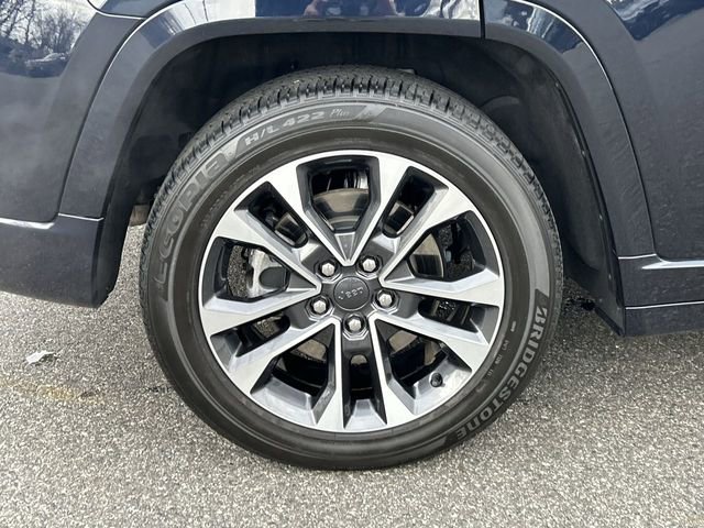 Used 2023 Jeep Grand Cherokee Overland w/ Luxury Tech Group IV image 12