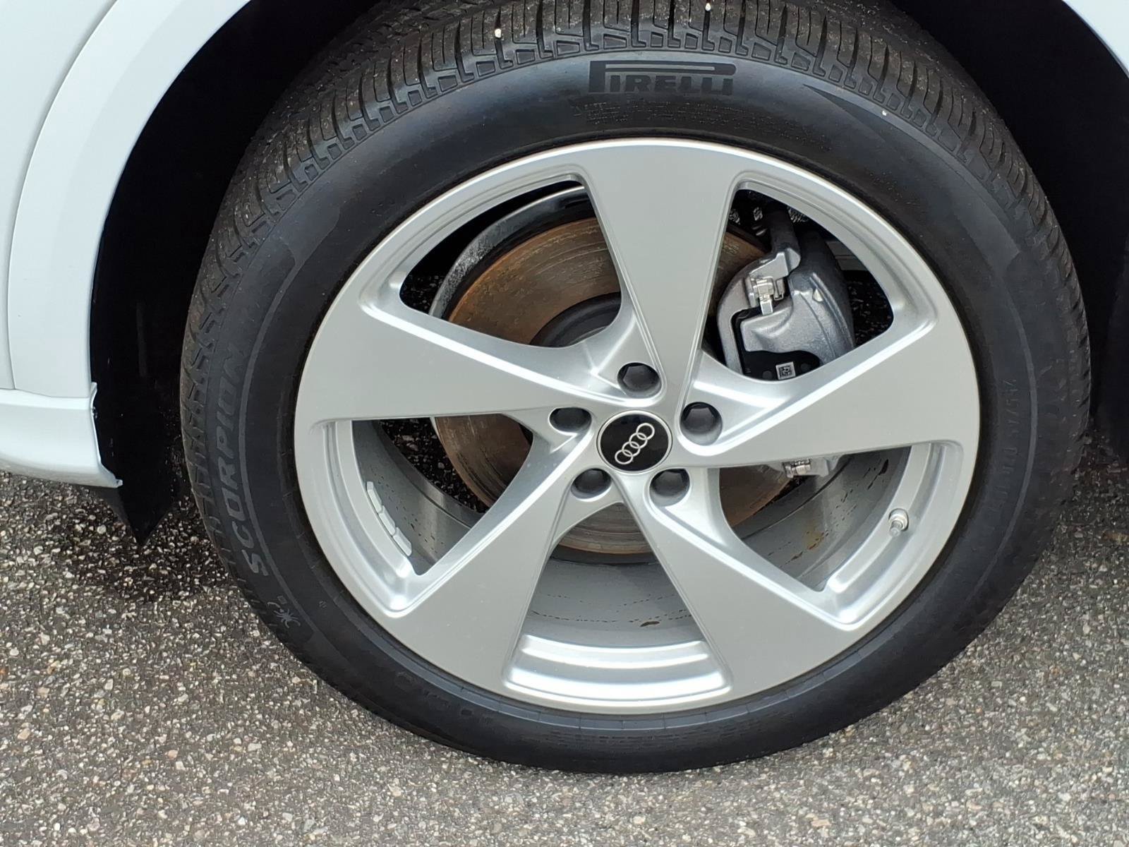 Used 2025 Audi Q5 Premium Plus AWD/4WD image 4