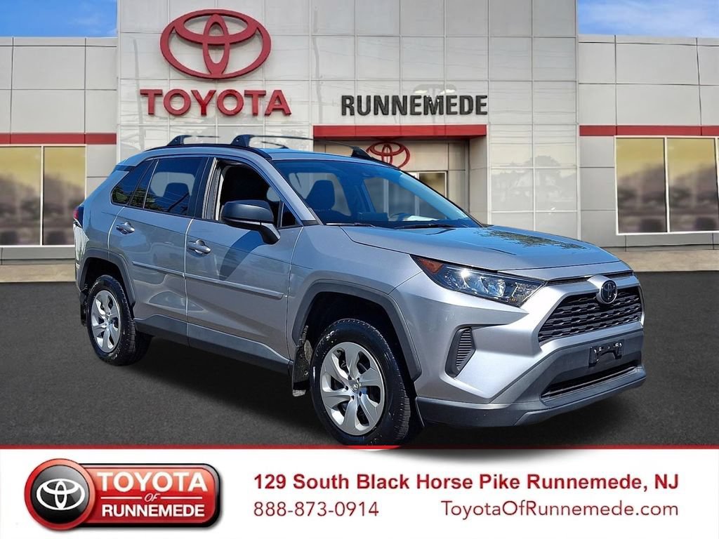 Certified 2021 Toyota RAV4 LE AWD/4WD image 1