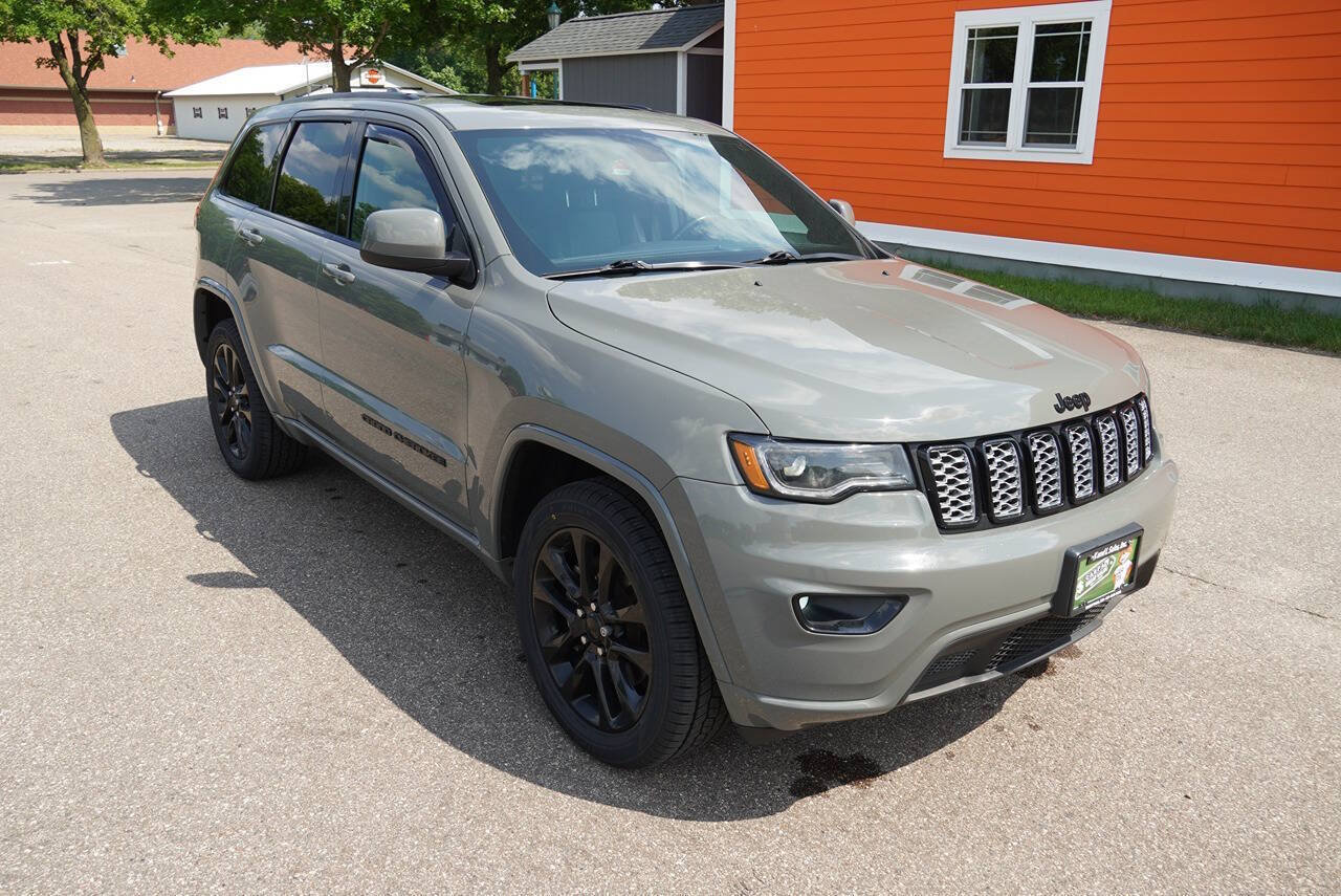 Used 2021 Jeep Grand Cherokee Laredo X AWD/4WD image 8