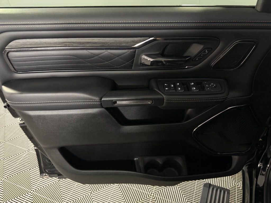 Used 2025 RAM 1500 Limited AWD/4WD image 23