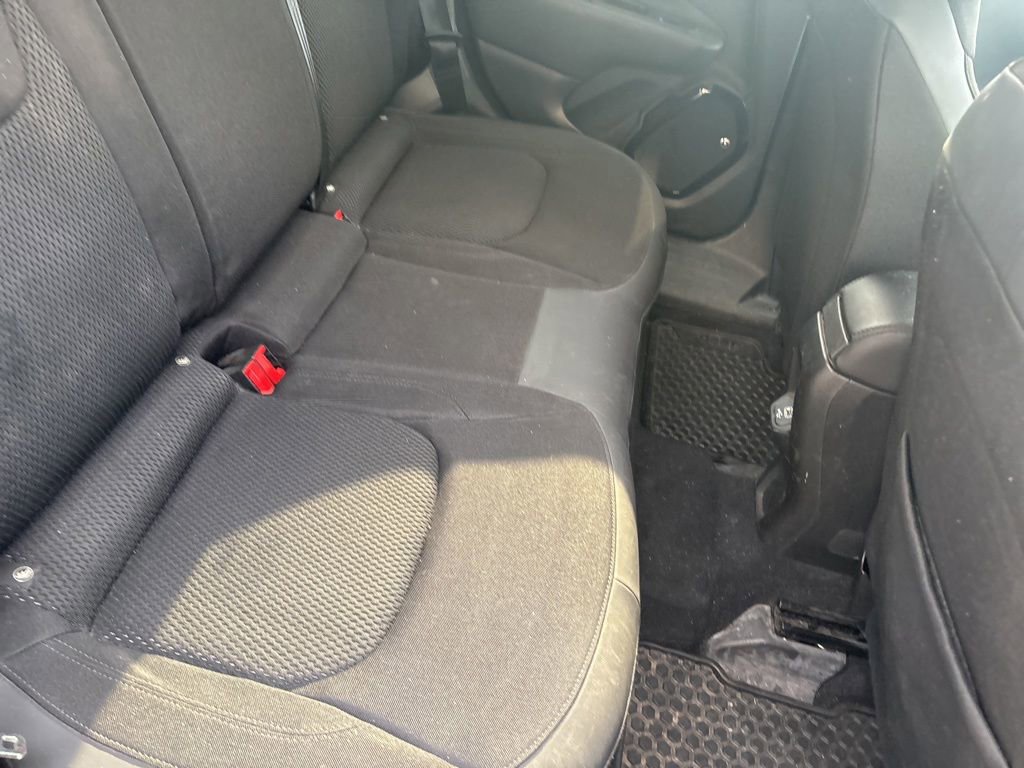 Used 2018 Jeep Renegade Altitude AWD/4WD image 30