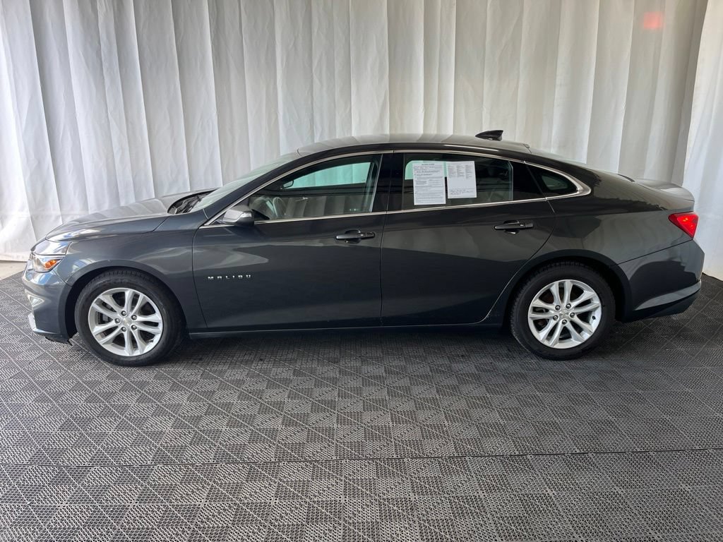 Used 2017 Chevrolet Malibu LT FWD image 27
