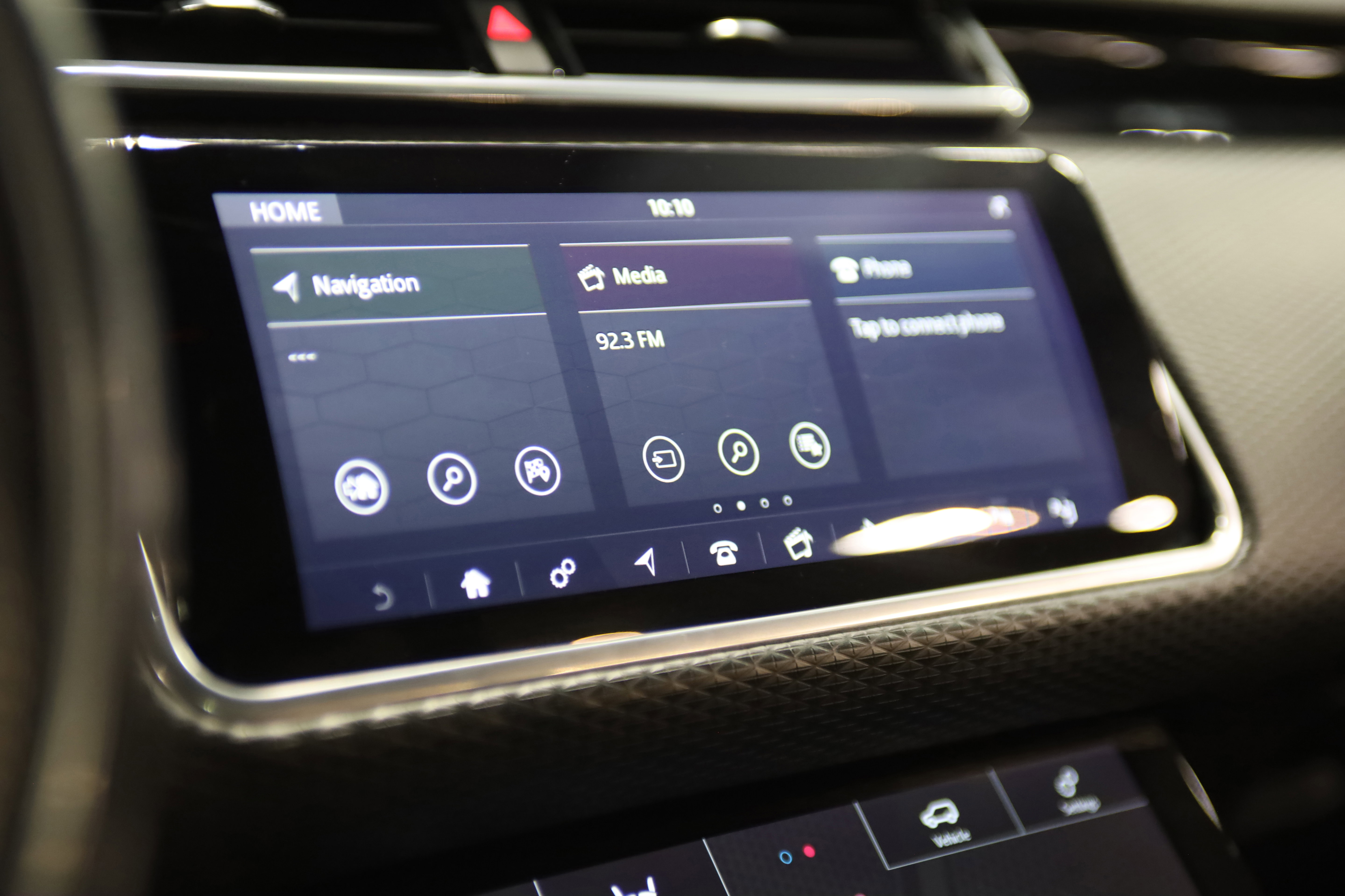 Used 2019 Land Rover Range Rover Velar R-Dynamic SE image 26
