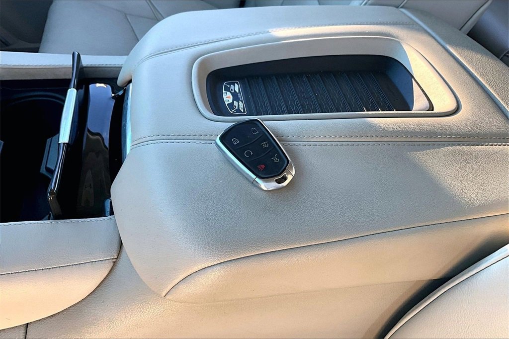 Used 2019 Cadillac Escalade Premium Luxury image 10