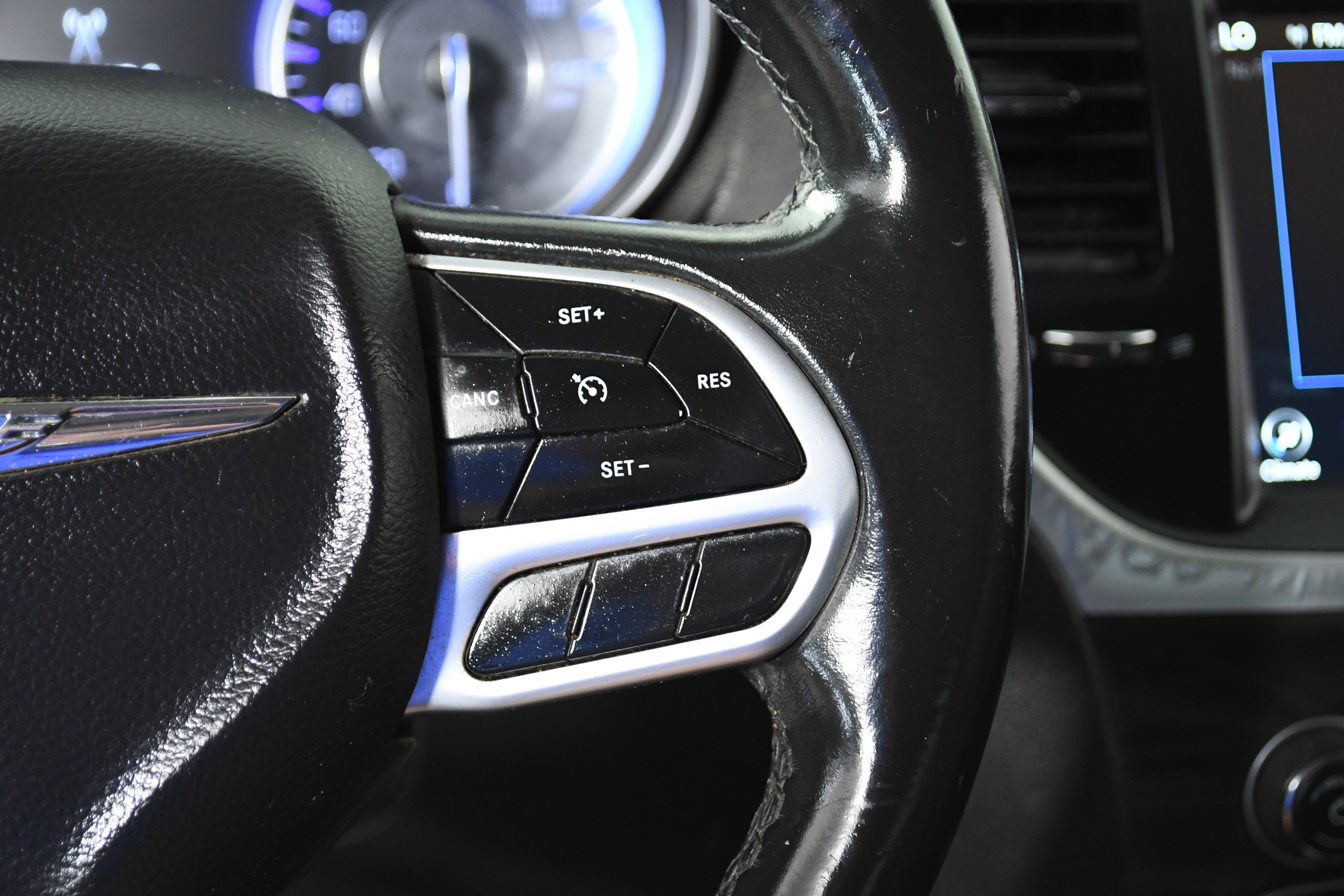 Used 2019 Chrysler 300 Touring L w/ Quick Order Package 22F image 13