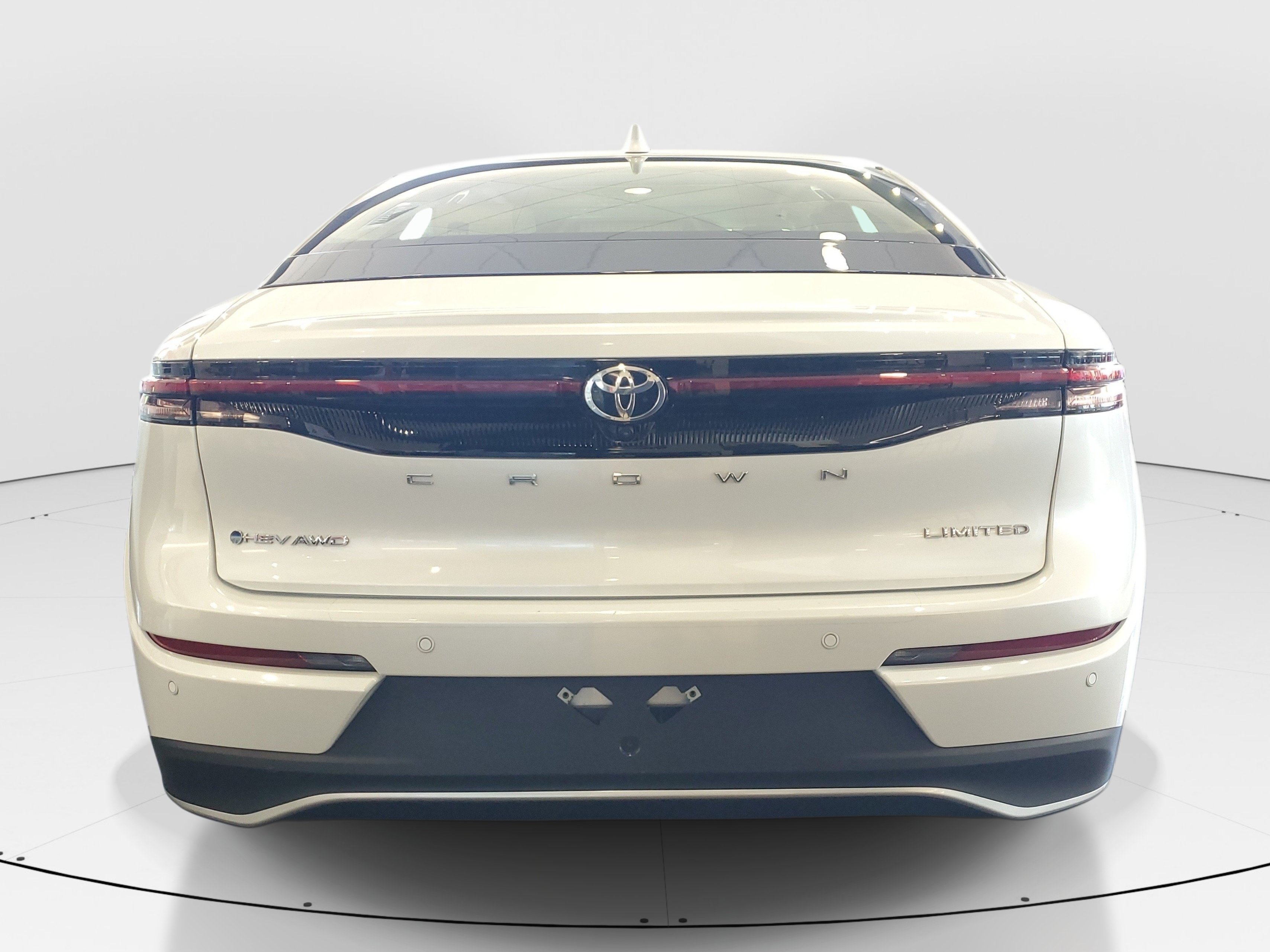 Certified 2024 Toyota Crown AWD/4WD image 5