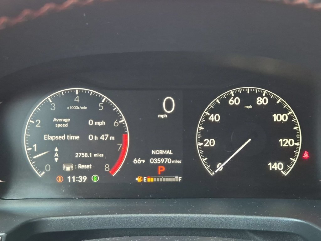 Used 2025 Honda Pilot TrailSport image 6