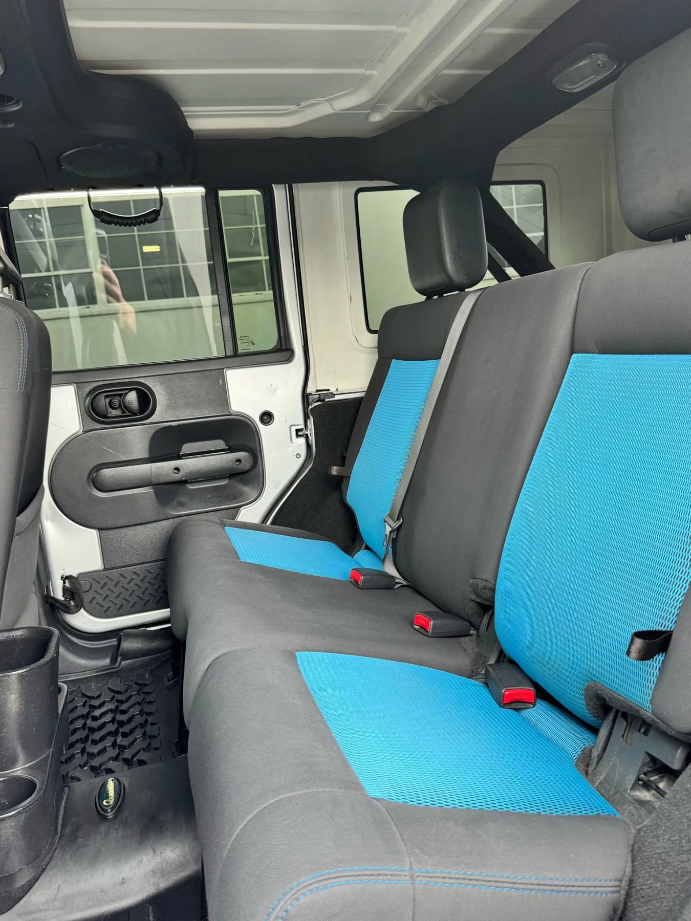 Used 2010 Jeep Wrangler Unlimited Sport image 12