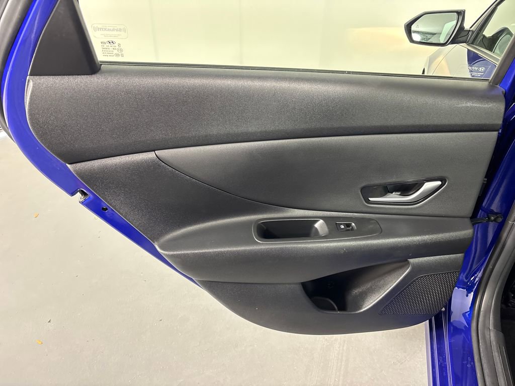 Used 2022 Hyundai Elantra SEL w/ Convenience Package image 30