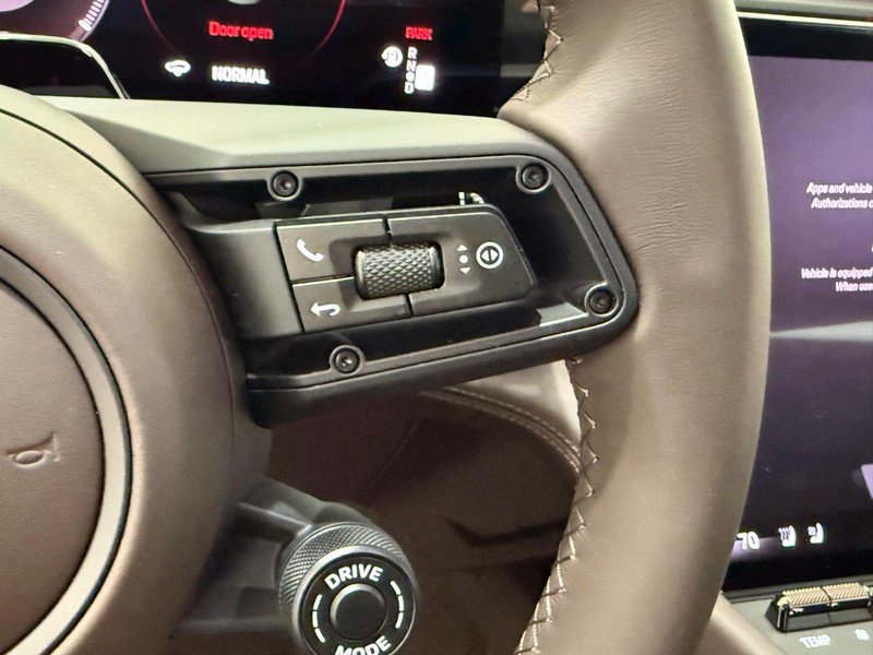 New 2026 Porsche Cayenne Turbo AWD/4WD image 20