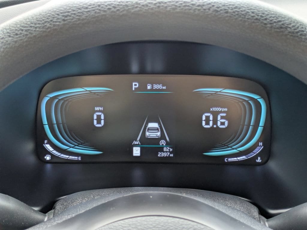 Used 2025 Kia Soul LX w/ LX Technology Package FWD image 25