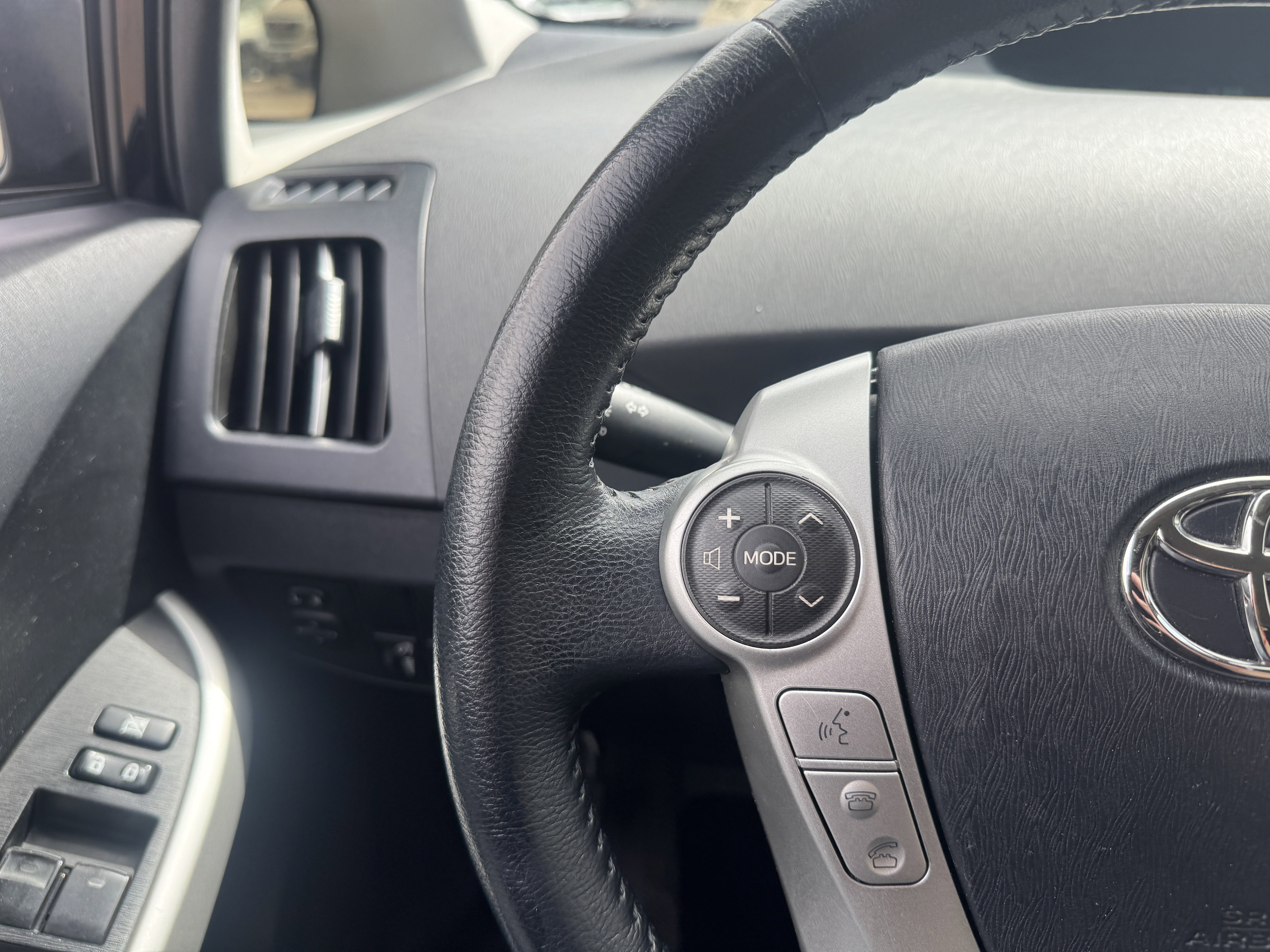 Used 2015 Toyota Prius Four image 22