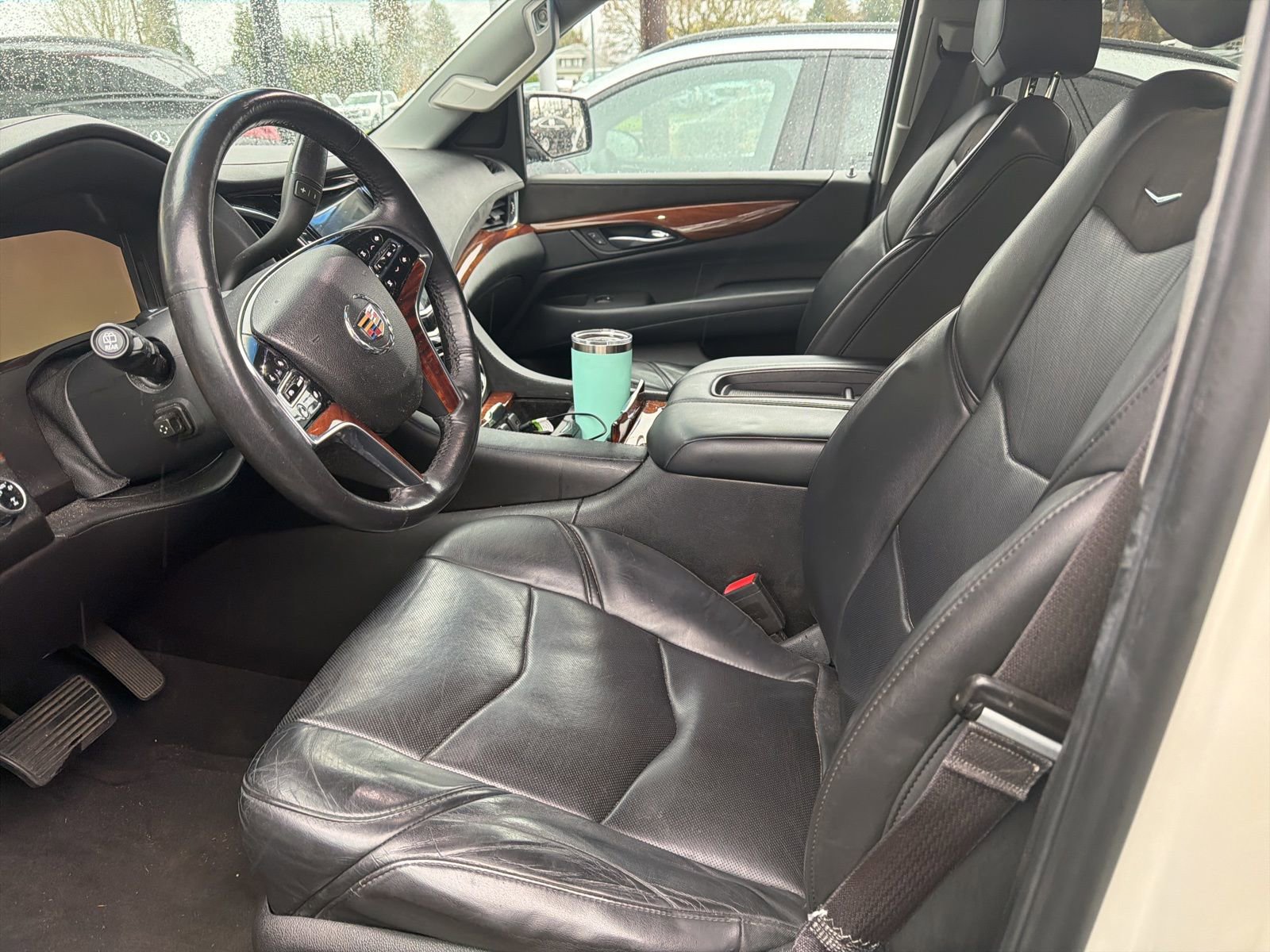 Used 2015 Cadillac Escalade Luxury image 8