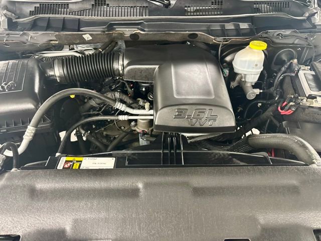 Used 2022 RAM 1500 Classic SLT image 33