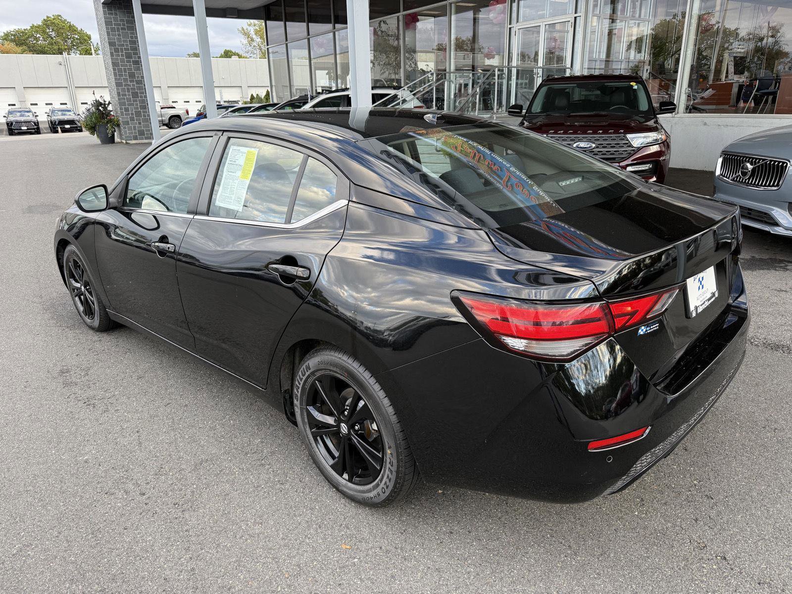 Used 2021 Nissan Sentra SV image 3