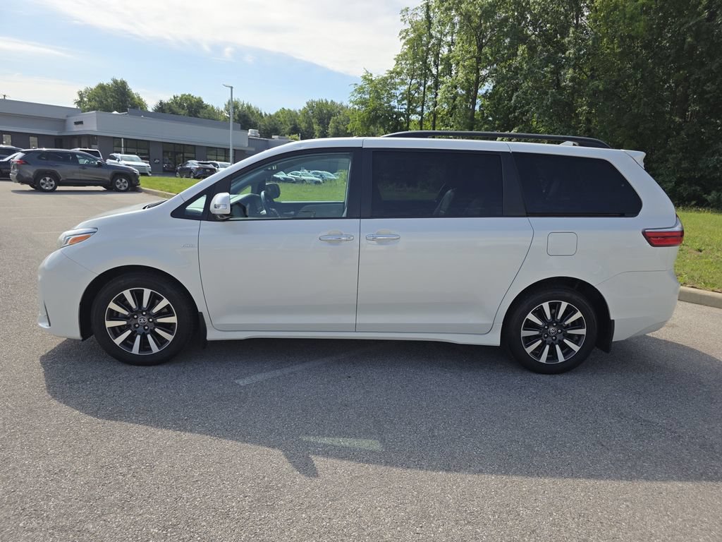 Used 2019 Toyota Sienna Limited AWD/4WD image 5