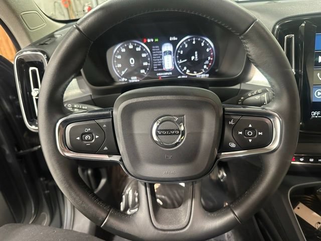 Used 2019 Volvo XC40 T5 Momentum AWD/4WD image 18