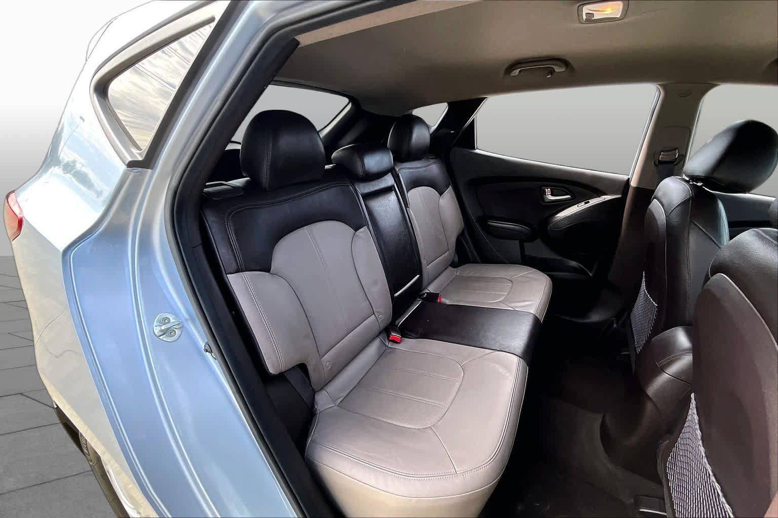 Used 2012 Hyundai Tucson Limited FWD image 19