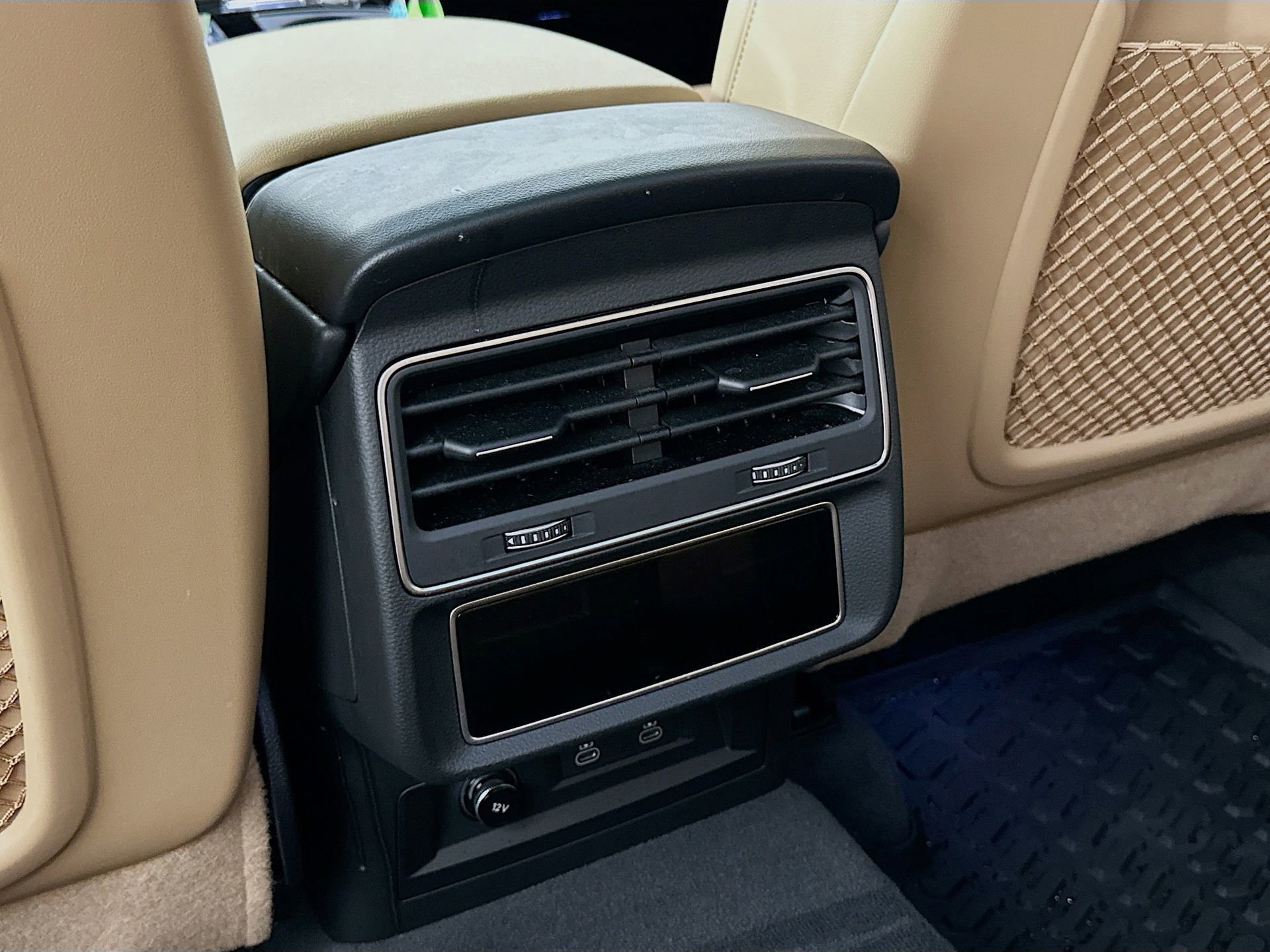 Used 2023 Audi Q8 Prestige w/ Prestige Package image 27