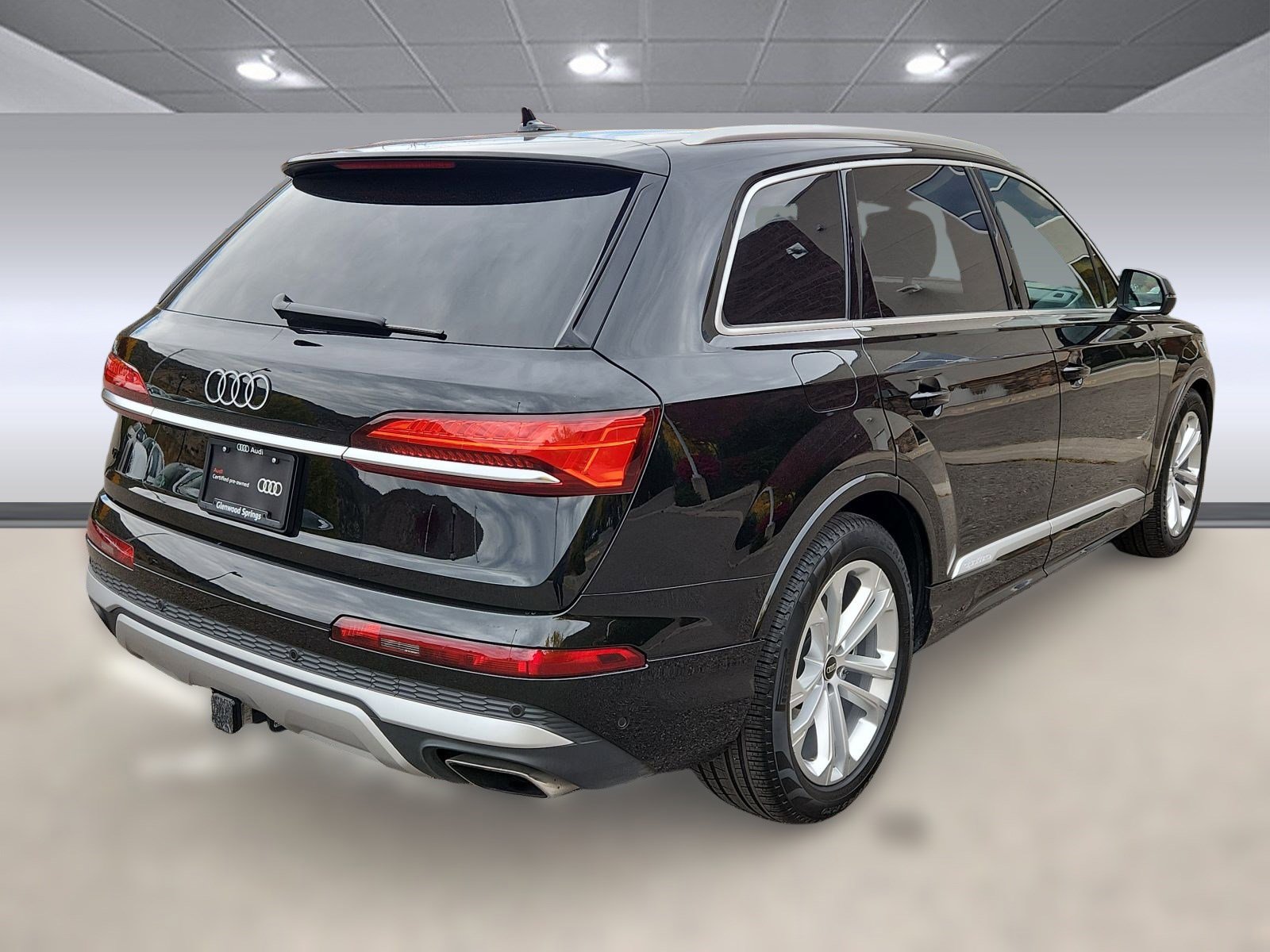 Used 2025 Audi Q7 3.0T Prestige w/ Prestige Package image 3