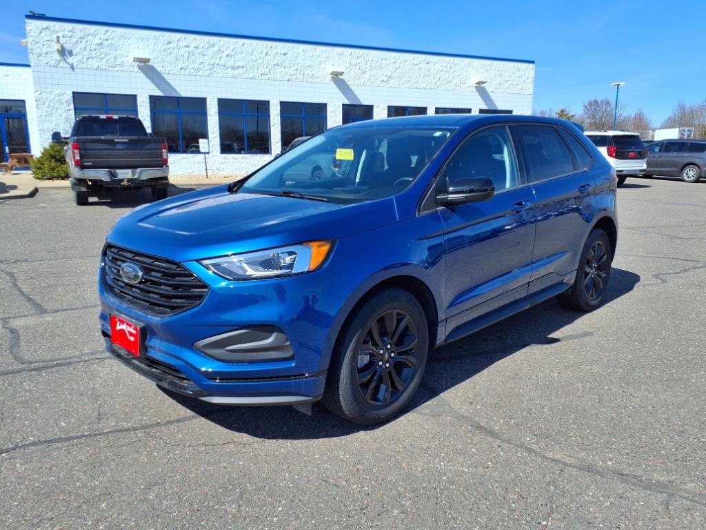 Certified 2024 Ford Edge SE w/ Black Appearance Package image 12