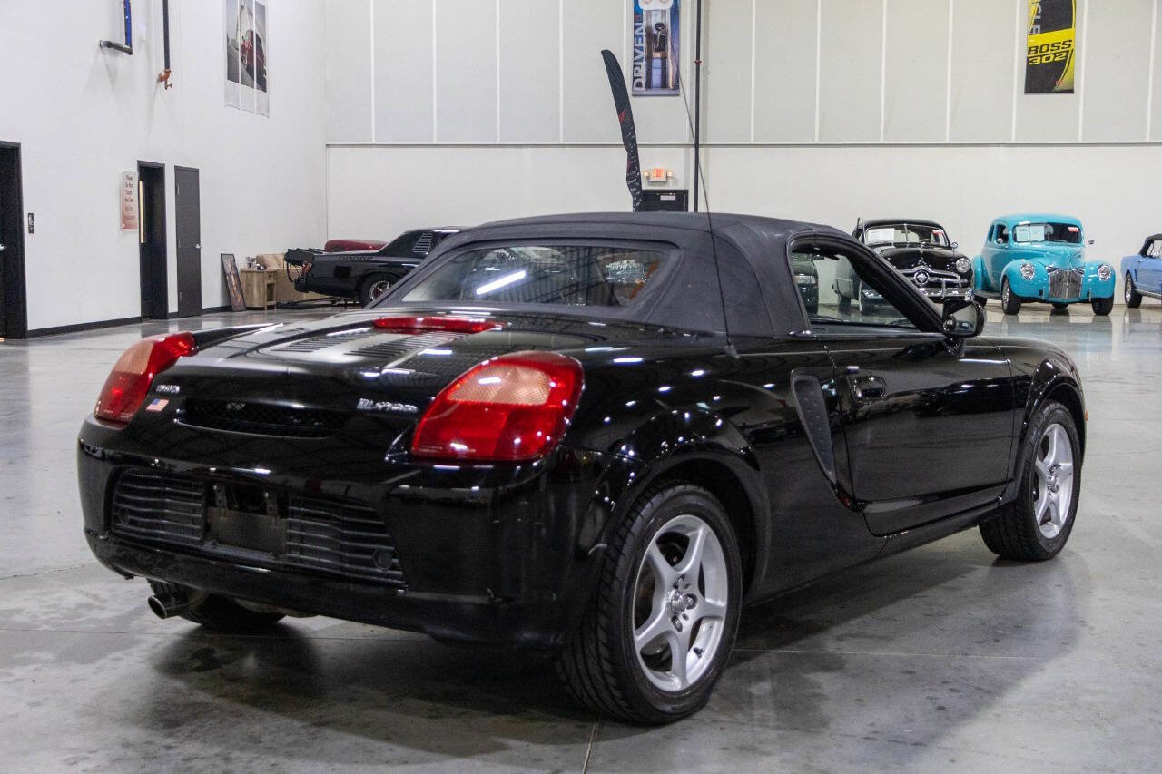 Used 2000 Toyota MR2 RWD image 25