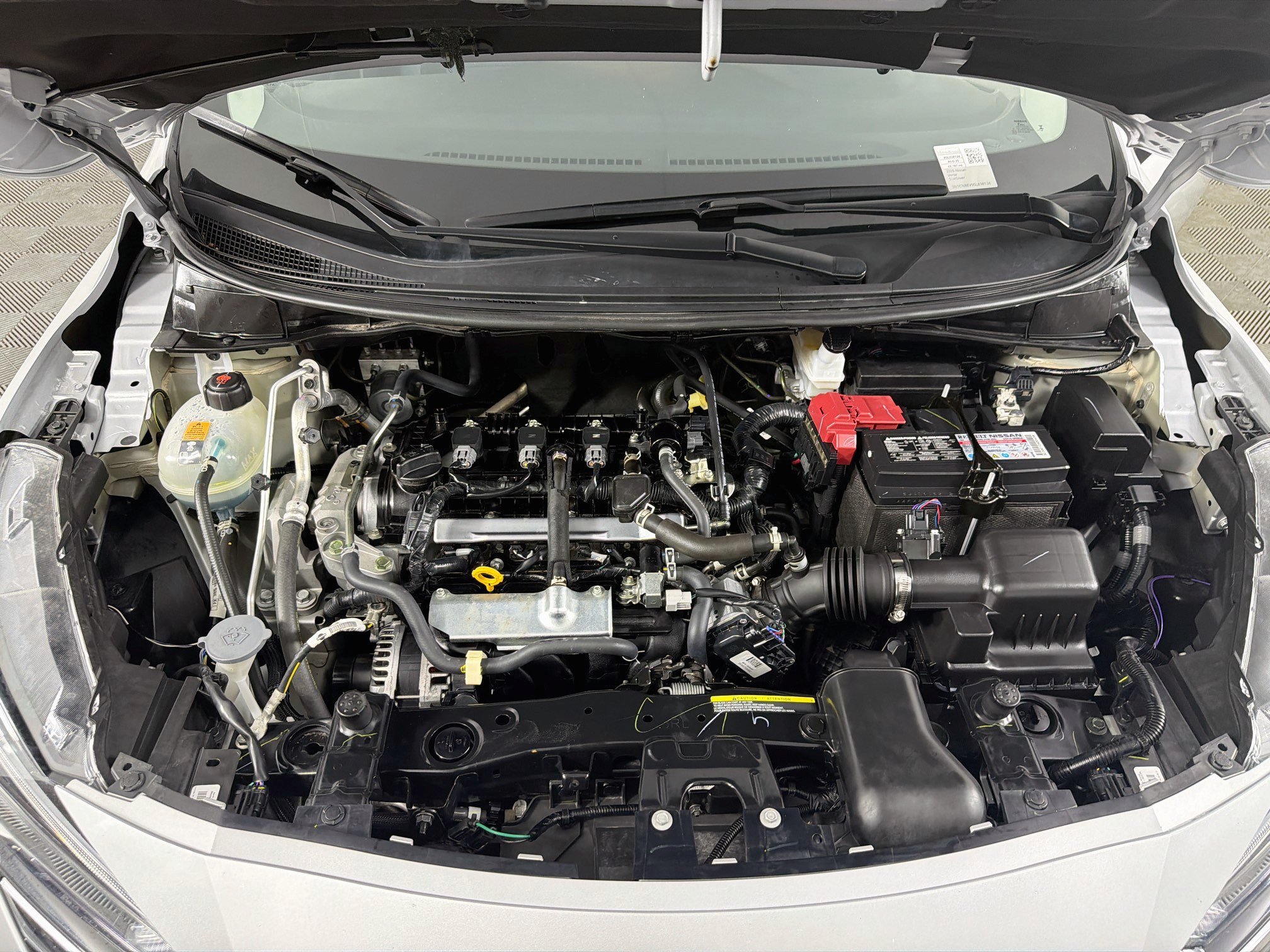 Used 2025 Nissan Versa SV FWD image 33