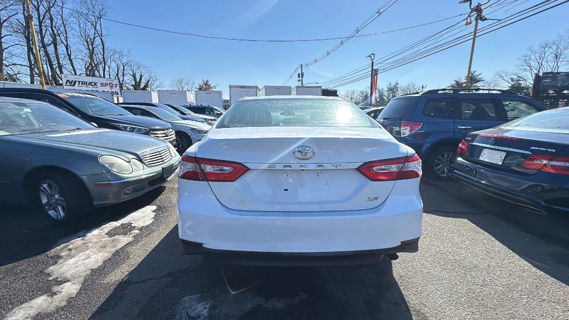 Used 2018 Toyota Camry LE image 6
