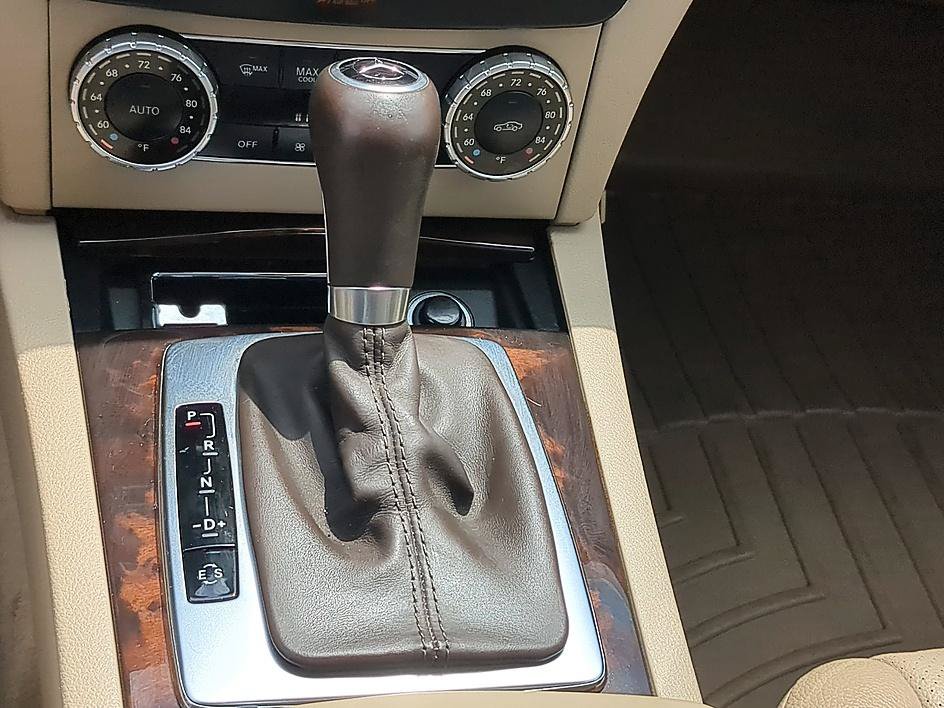 Used 2014 Mercedes-Benz C 250 Sedan image 25