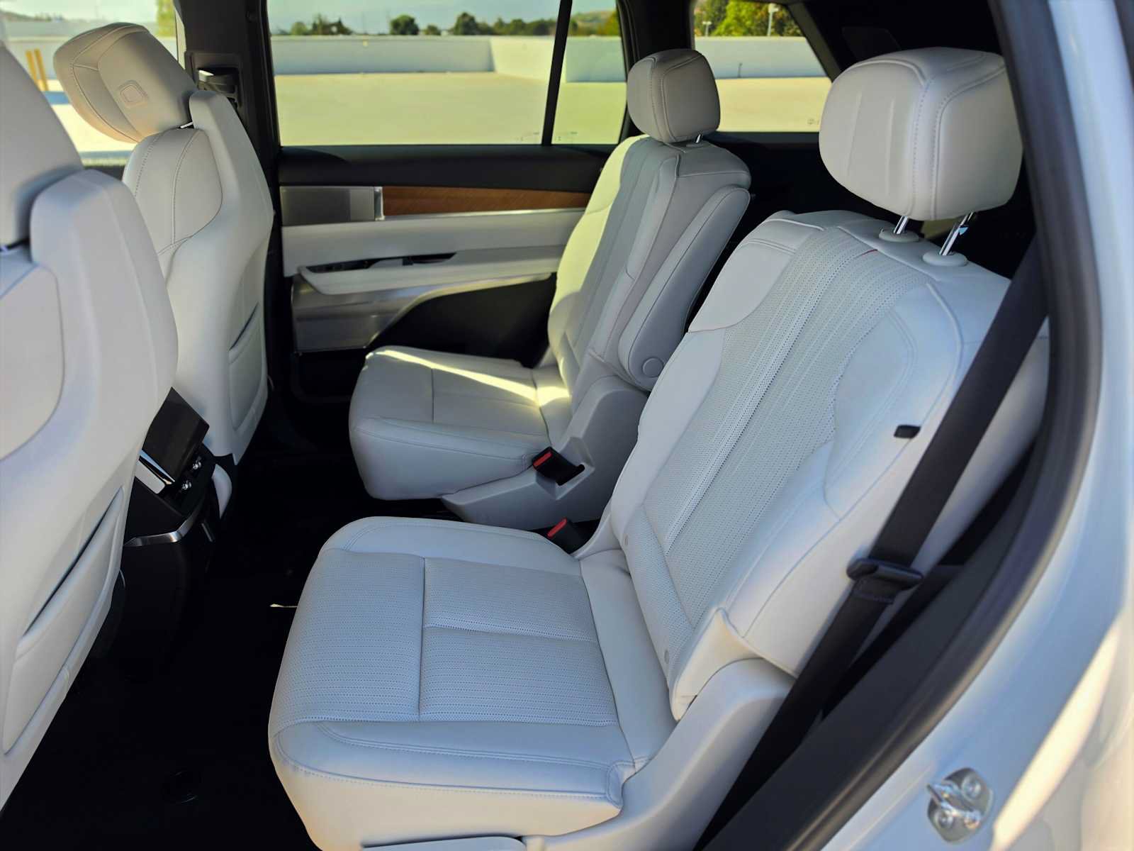 New 2027 Cadillac Vistiq Luxury AWD/4WD image 20