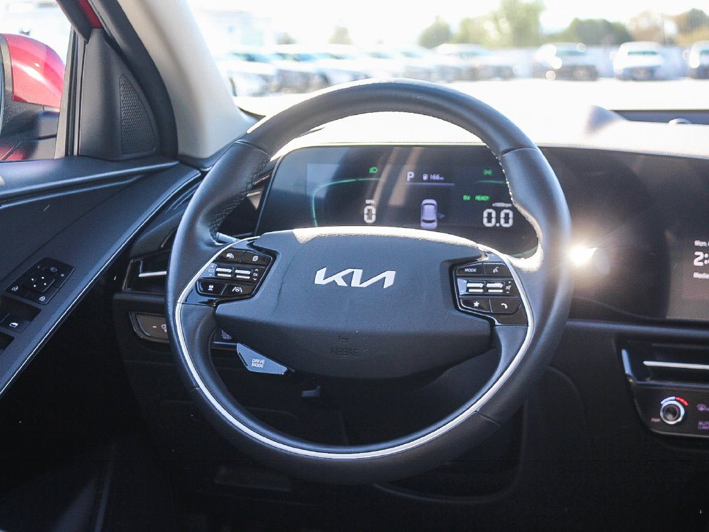 Used 2023 Kia Niro EX FWD image 16