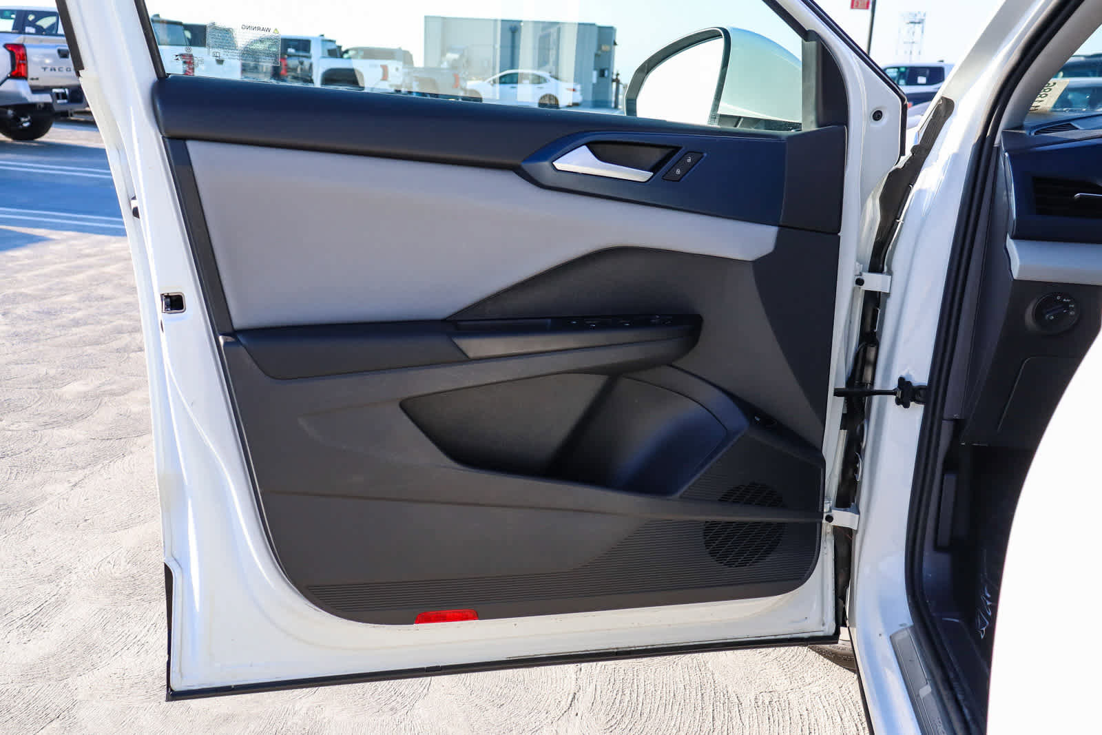 Used 2023 Volkswagen Taos SE image 22