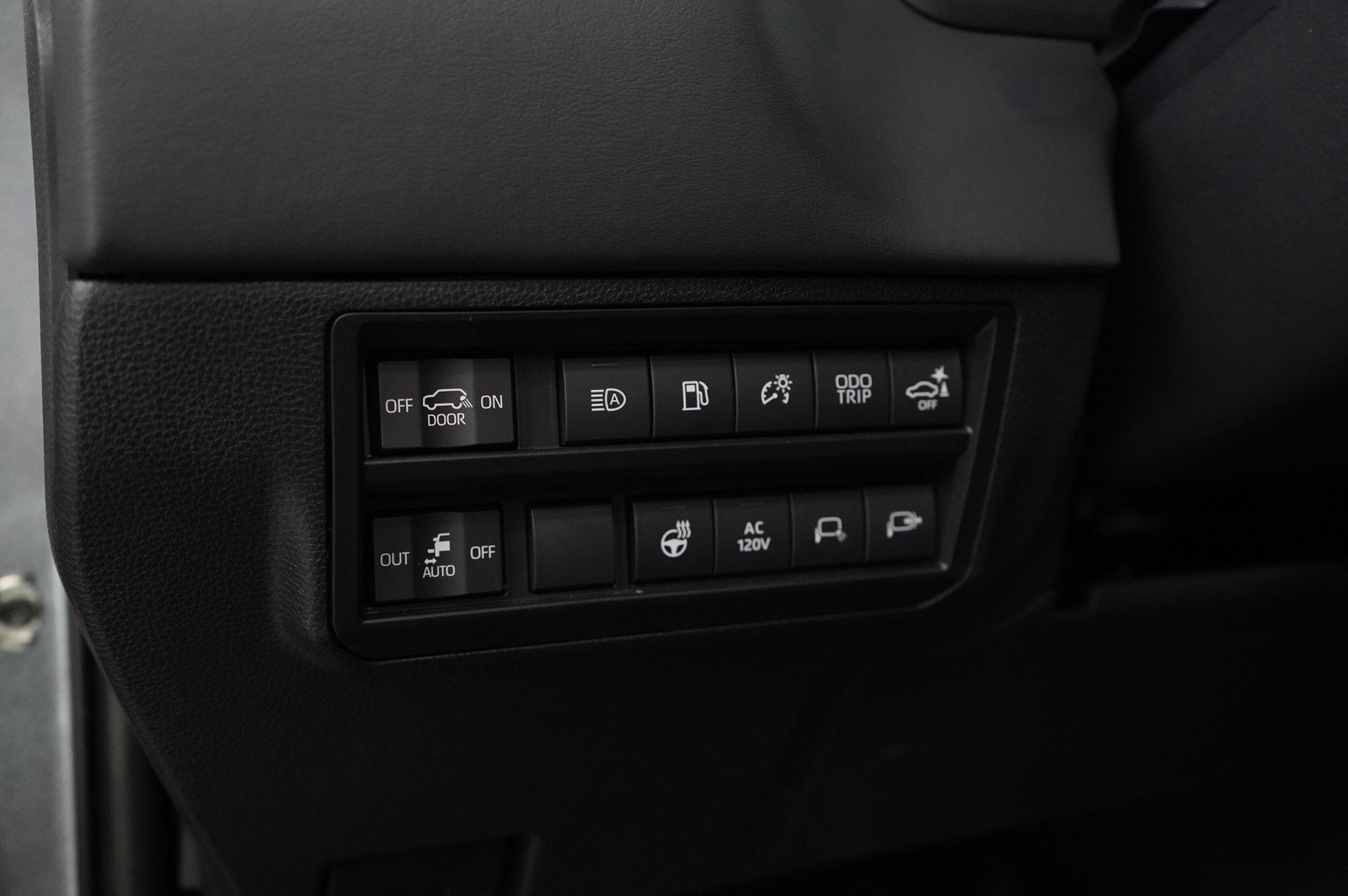 Used 2024 Toyota Sequoia Limited image 22