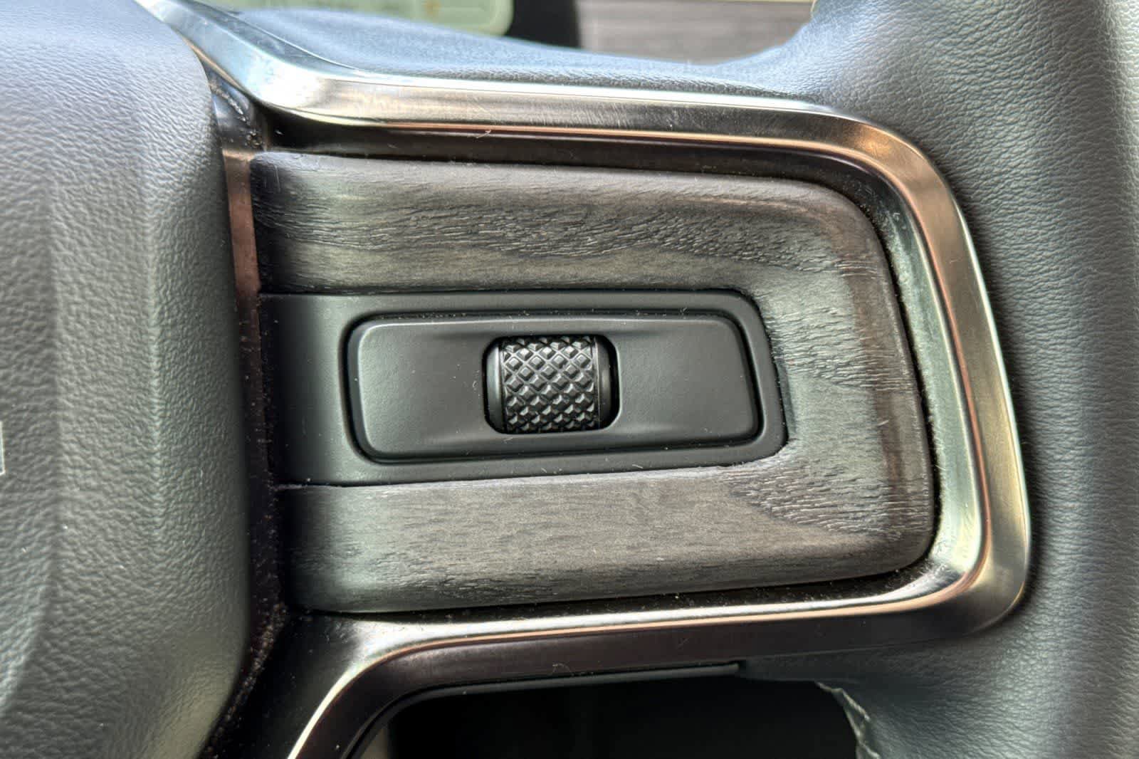 Used 2023 Rivian R1S Adventure AWD/4WD image 28