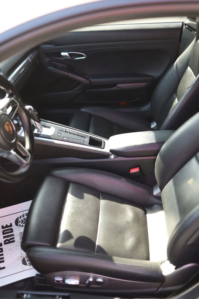 Used 2019 Porsche 718 Cayman RWD image 24