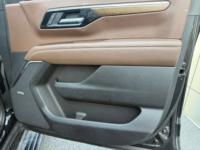 Used 2025 Chevrolet Tahoe High Country AWD/4WD image 37