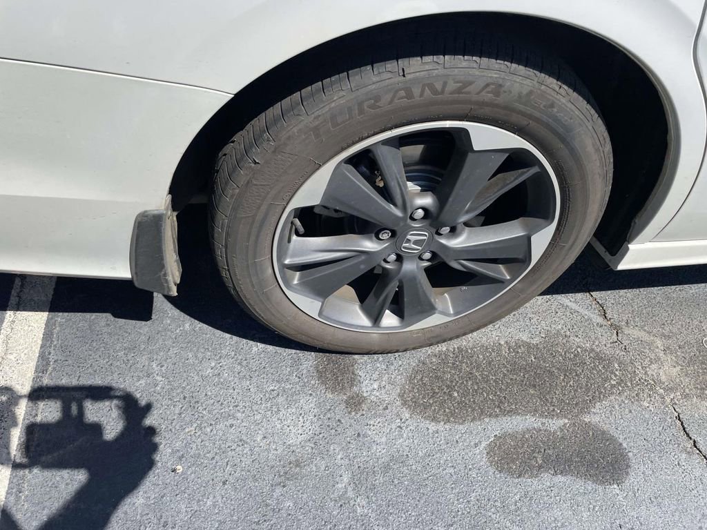 Used 2024 Honda Odyssey Elite image 11